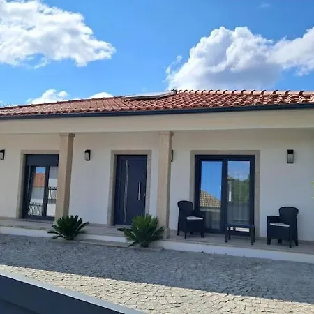 Semesterbostad Casa Da Comba -refugio Rural Com Piscina Exclusiva Alhais